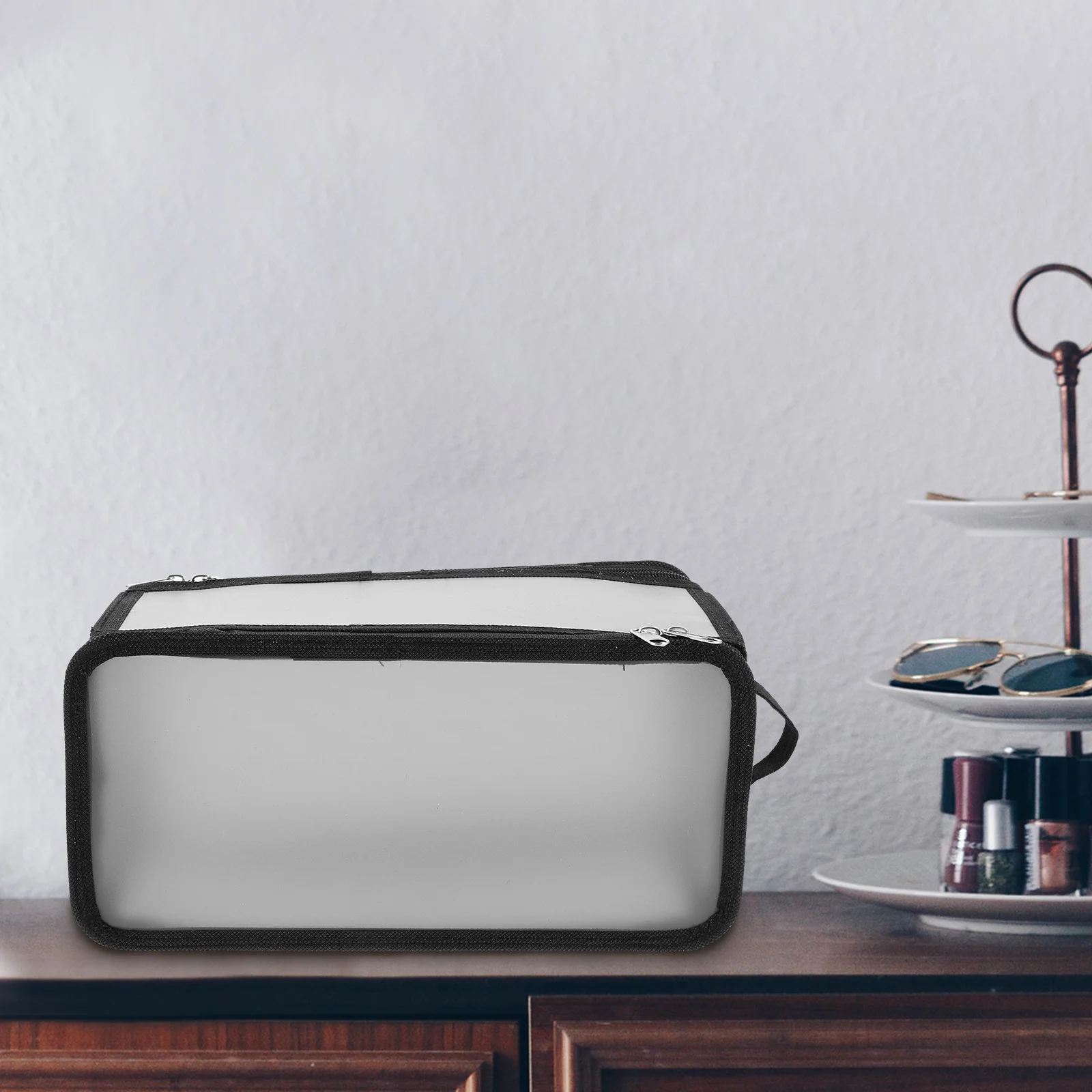 

Waterproof Makeup Bag Durable Multi-Function Organizer Zipper Design Portable Travel Accessory Outdoor Use