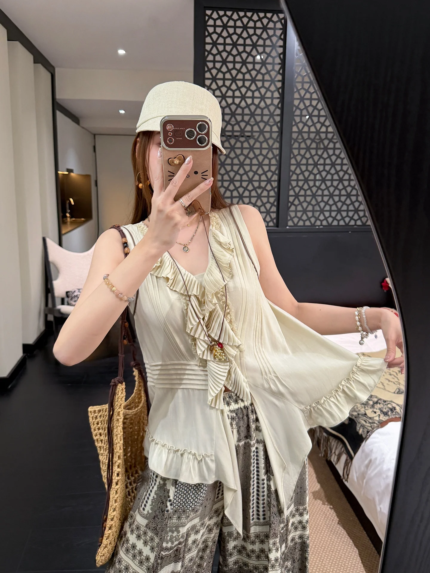 

Zhang Sheshi Summer 2026 "Amber Pine Forest" Memory Collision Color Lace Small Shirt Women's Fashion Gentle Style Short Sleev...
