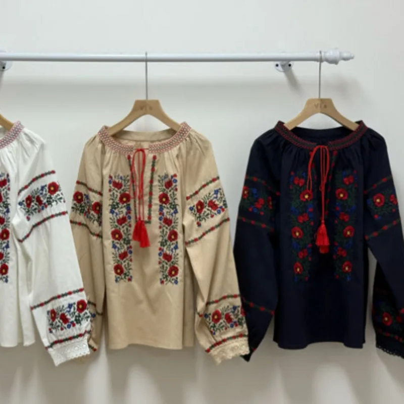 الرجعية العرقية نمط زهرة مطرزة قميص المرأة 2025 الخريف بلوزة قمصان فضفاضة البوهيمي موضة فانوس كم الشاطئ القمم