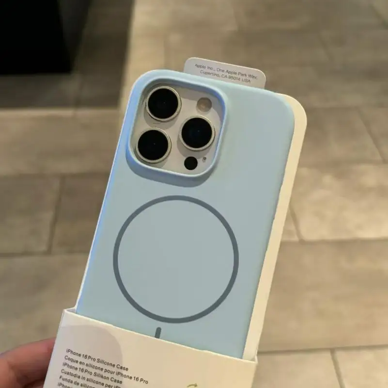 حافظة مغناطيسية فاخرة من السيليكون السائل لهاتف آيفون 17 16 15 14 Plus 13 12 Pro Max 11 لشحن Magsafe اللاسلكي المقاوم للصدمات