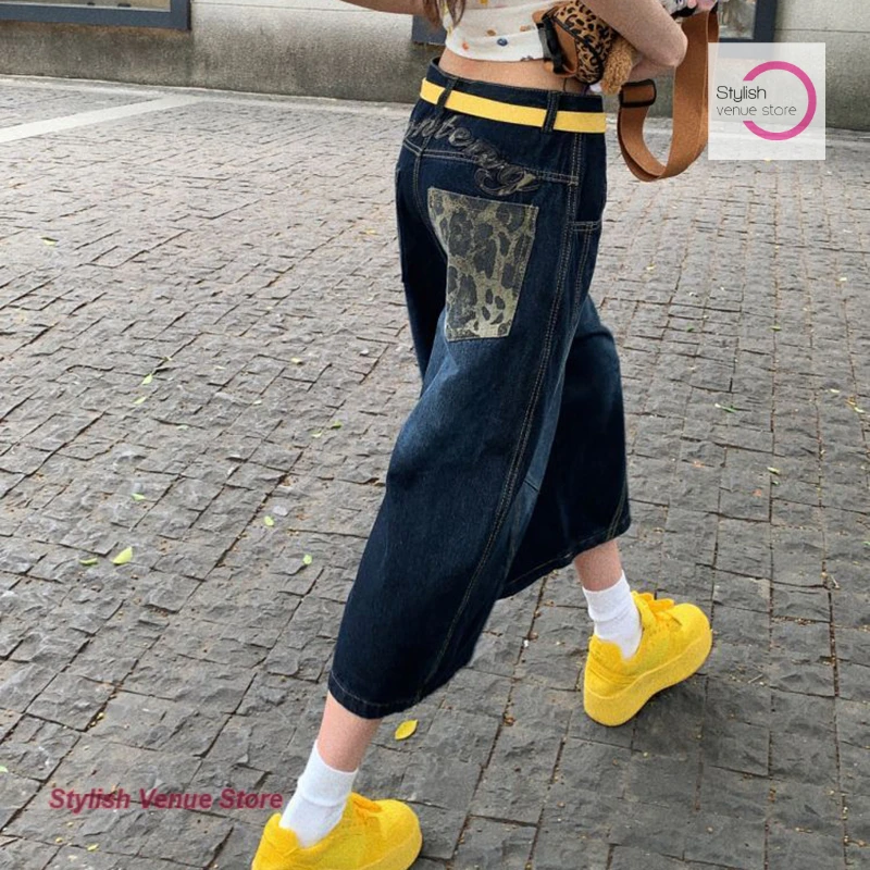 

American retro Leopard-lettered embroidered denim cropped trousers for women's summer new fashion loose slim wide-leg shorts.