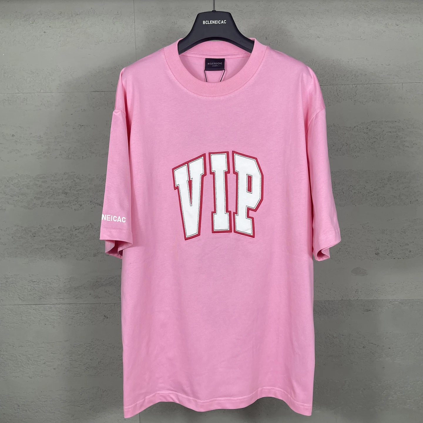 

BCLENEICAC VIP Letter Embroidery T-irt Loose Couple ort Sve Paris Sle Youthful ular round Ne Mid-Length T-irt