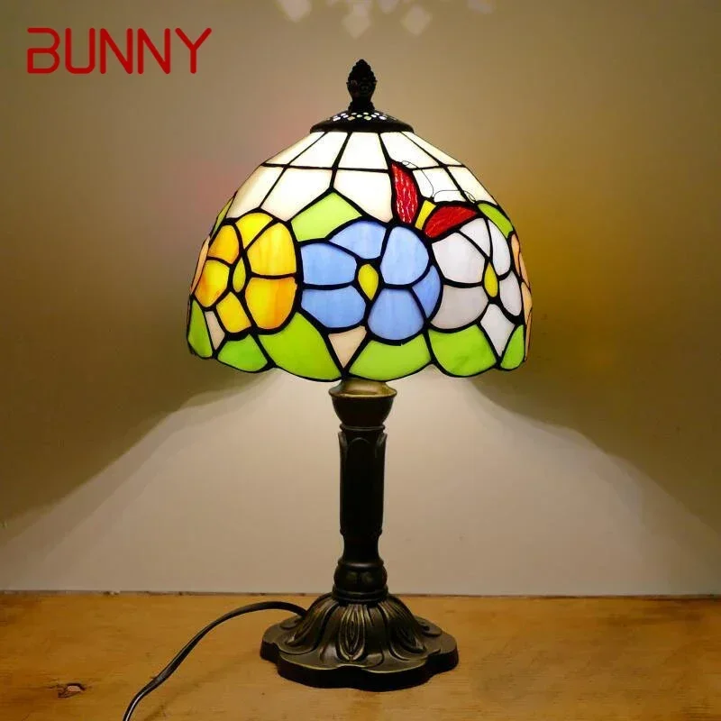 

Настольная лампа BUNNY Тиффани, американская ретро лампа для гостиной, спальни, роскошная вилла, отель, витражная настольная лампа