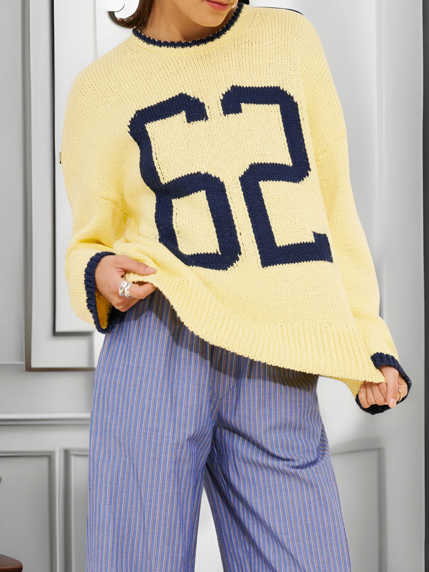 سترة نسائية متماسكة مع رقبة دائرية مضلعة وأكمام طويلة - سترة صوفية مريحة لفصول الخريف والشتاء