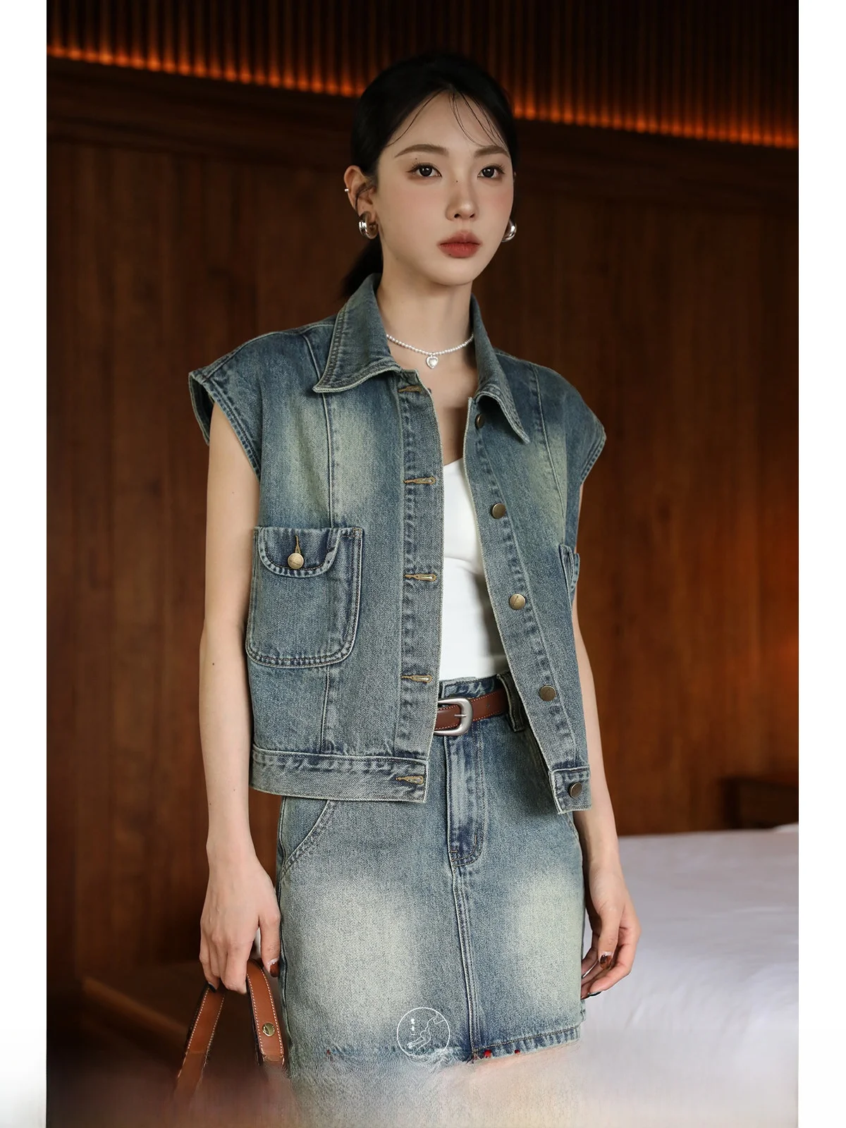 

Retro Waed Cotton Polyester Blend Women's Jaet Loose Fit Turn-down Collar Denim Vest Summer Faion Outerwear
