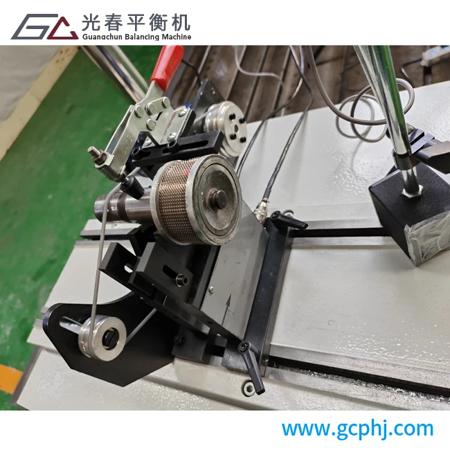 2024 YYQ-1.6kg Textile Rubber Roller balancing machine