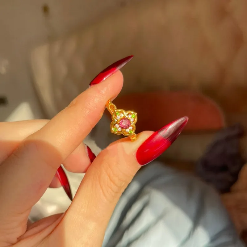 

New Chinese Jewelry Small Flower Ring Small Exquisite Zircon Jewelry Versatile Light Luxury High-end Jewelry Commute