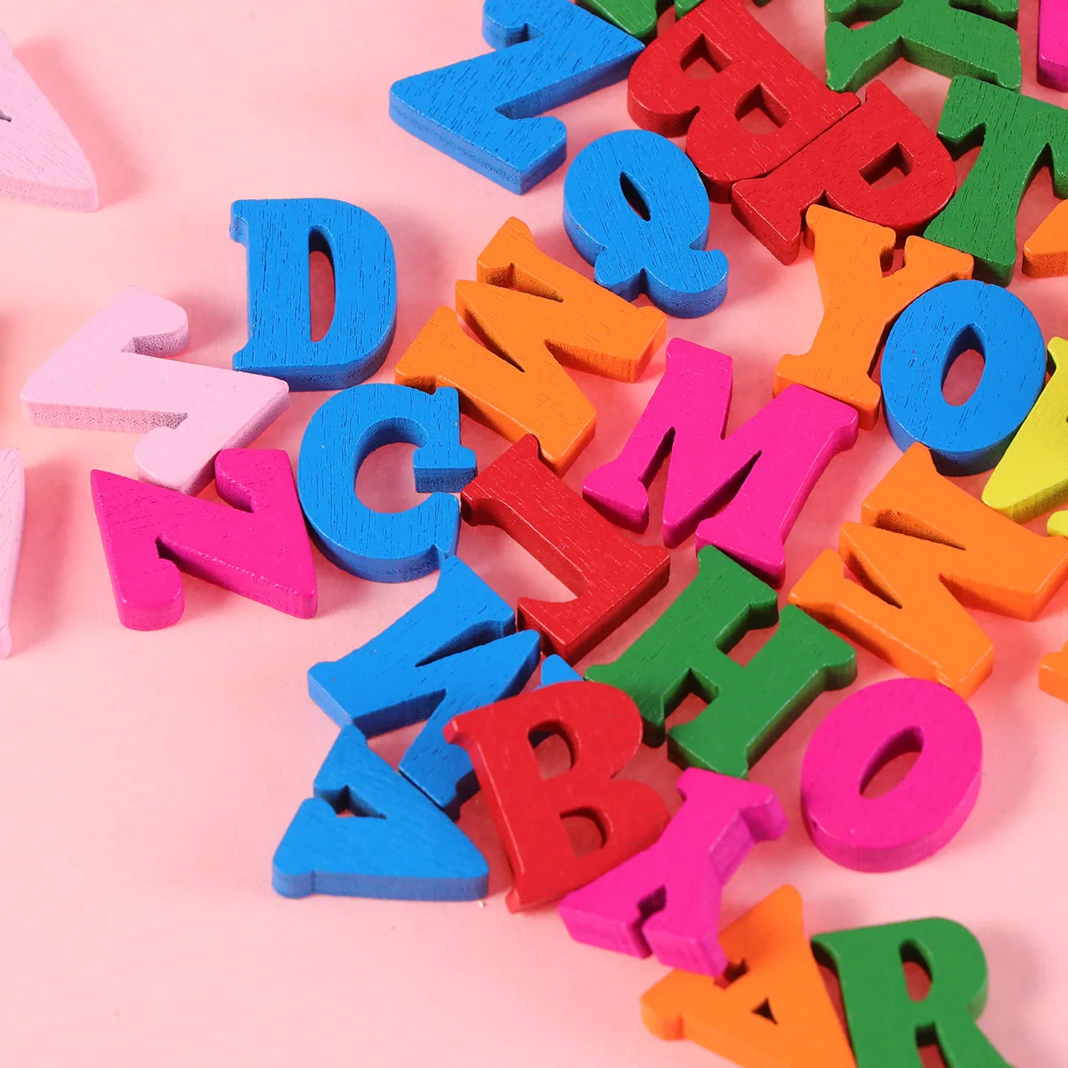 

100 Pcs Wooden Letters Wall Decor Colorful Hanging naments Preschool Educational Montessori Alphabet Smooth Safe Lightweight