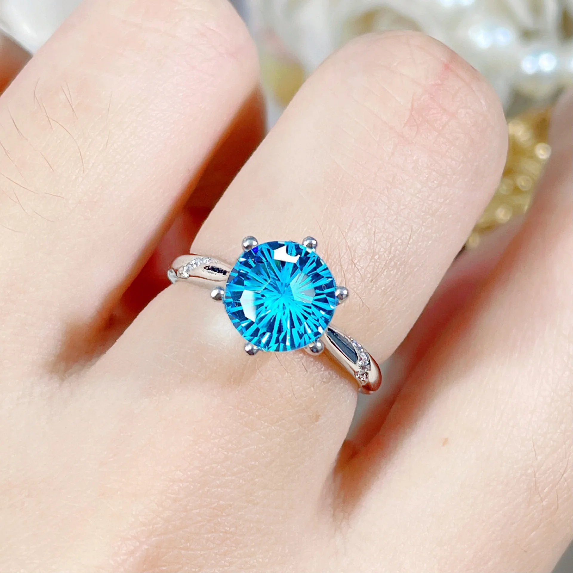 

Hot Sale Firework Setting Topaz Ring 2ct Simulated Sky Blue Gemstone SIlver Plated Sparkly Cocktail Party Jewelry Gift Wholesale