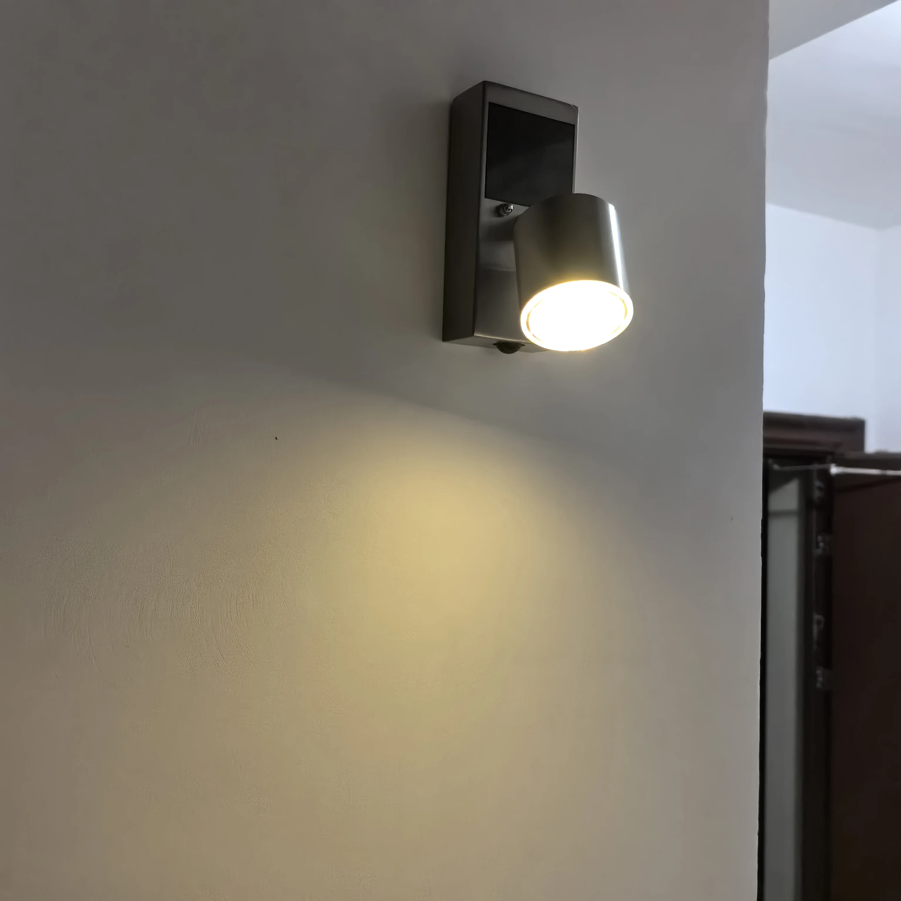 ステンレス鋼-led-ガーデンソーラーウォールスコンス-防水屋外デザイン