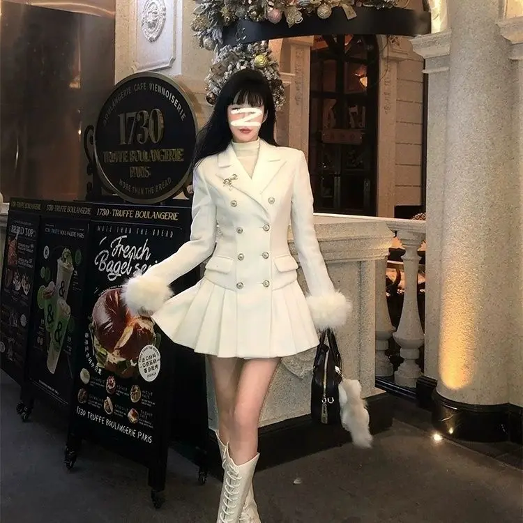 Coalfell Noble Princess Style Cape Coat Female Winter Christmas Wear Clip Cotton Thickened Short White Tweed Coat Dress Women