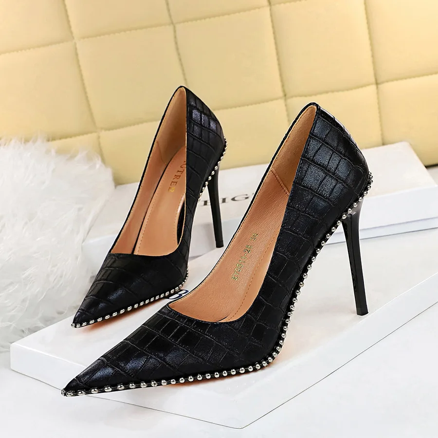 

Stone Pattern Thin High Middle Heels Shallow Notched Metal Beads Riveted Women's Single Ladies Wedding Women Pumps туфли женские