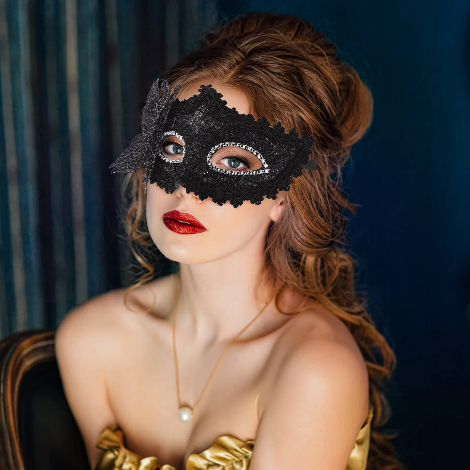 

1Pcs Fashionable Half Face Butterflies Masquerade Mask For Christmas Parties