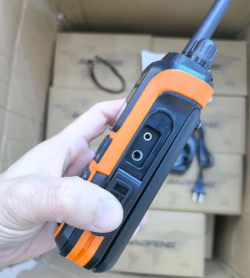 Baofeng UV-21PRO walkietalkie met één toets binding, Type-C direct opladen, drie-band zelfrijdende tour