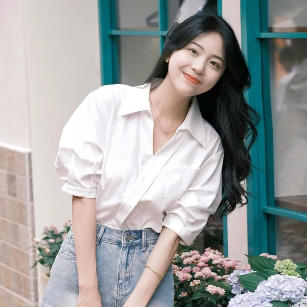 

Ins Fashion V-neck Long Sleeve Shirts Tops Short Slim Fit White Korean Style Blouse Simple Streetwear Slim Buttons Shirts Women