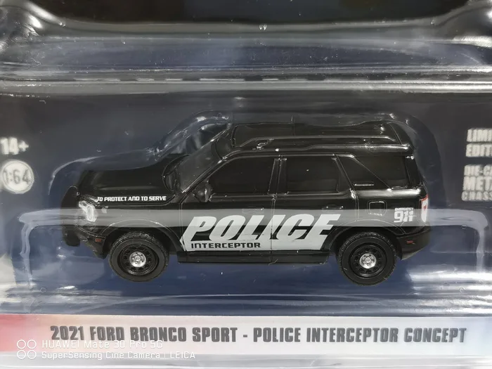 GREENLIGHT 1/64   2021 forFord Bronco sports police interceptor concept Collection of die cast alloy trolley model ornaments