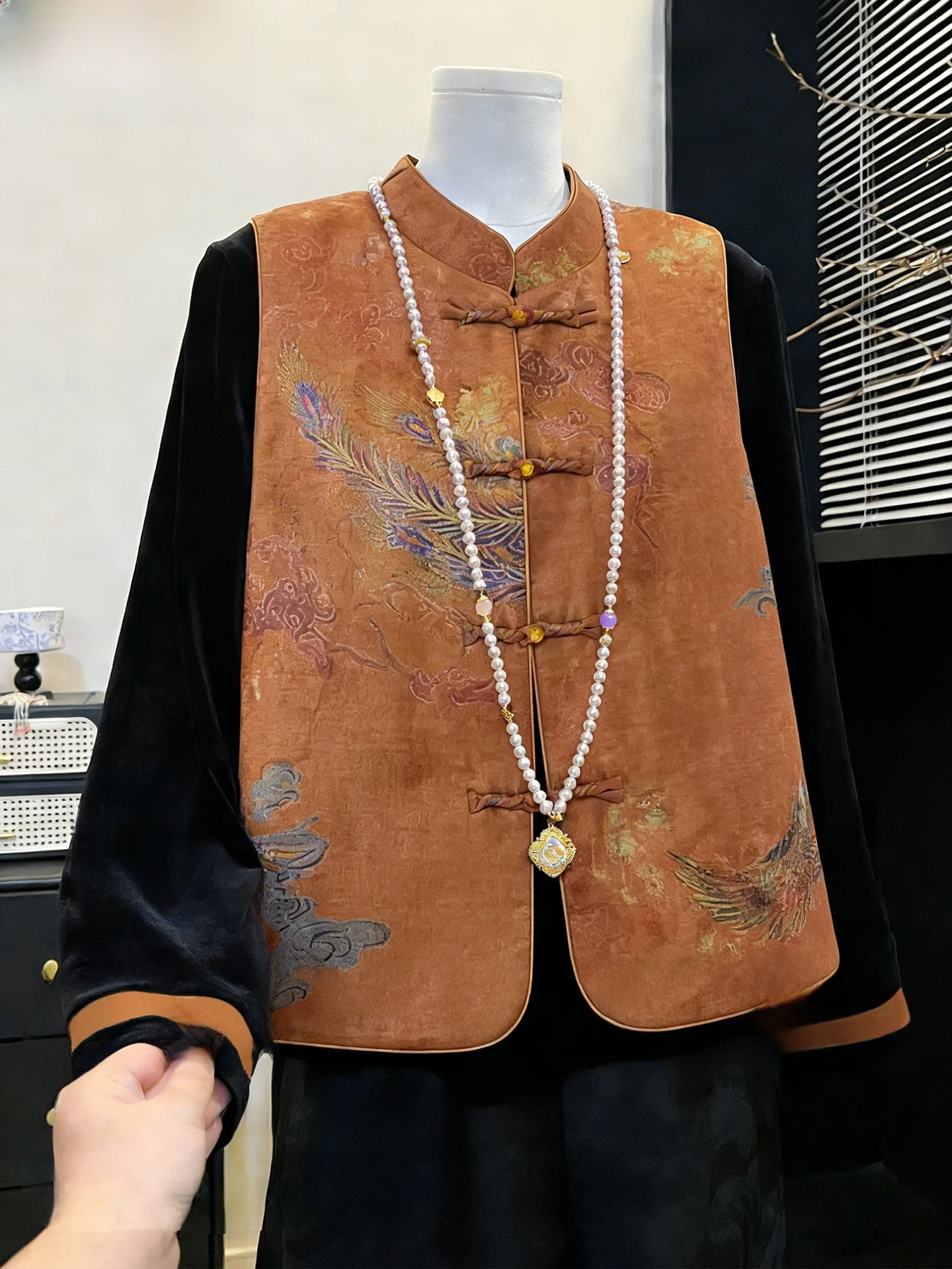 

Новый вельветовый комплект в китайском стиле для женщин среднего возраста: свитер и топ на весну-осень