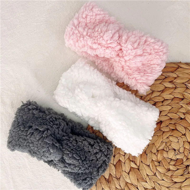 Zimowy pałąk dla matki dziewczyny akcesoria do włosów Teddy Fabric chusta na głowę miękki Twist Knot Turban Ear Warmer Vintage Hairbands