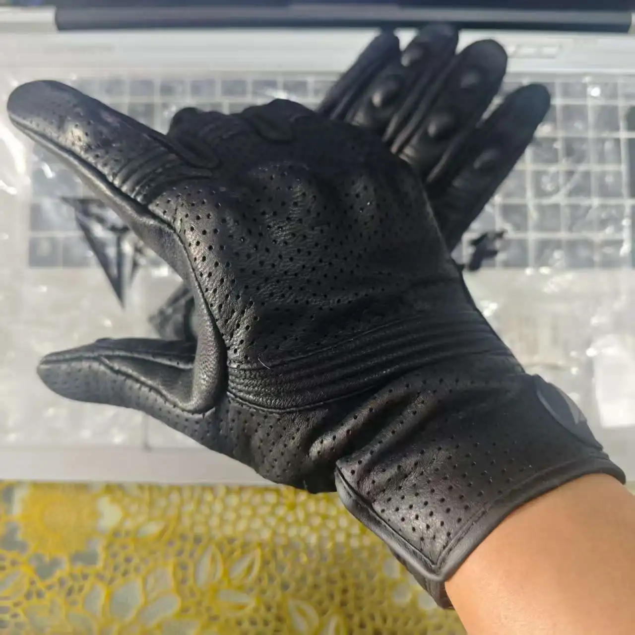 

Motorcycle Windproof Leather Anti-Fall Gloves Full Finger Touch Screen Summer Breathable Four Seasons Plus Fleece Knight Glove