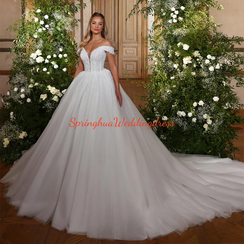 Baljurk Trouwjurken aanpassen Bruid Diepe V-hals Off-the-shoulder Lovertjes Appliqué Hofsleep Bruidsjurken