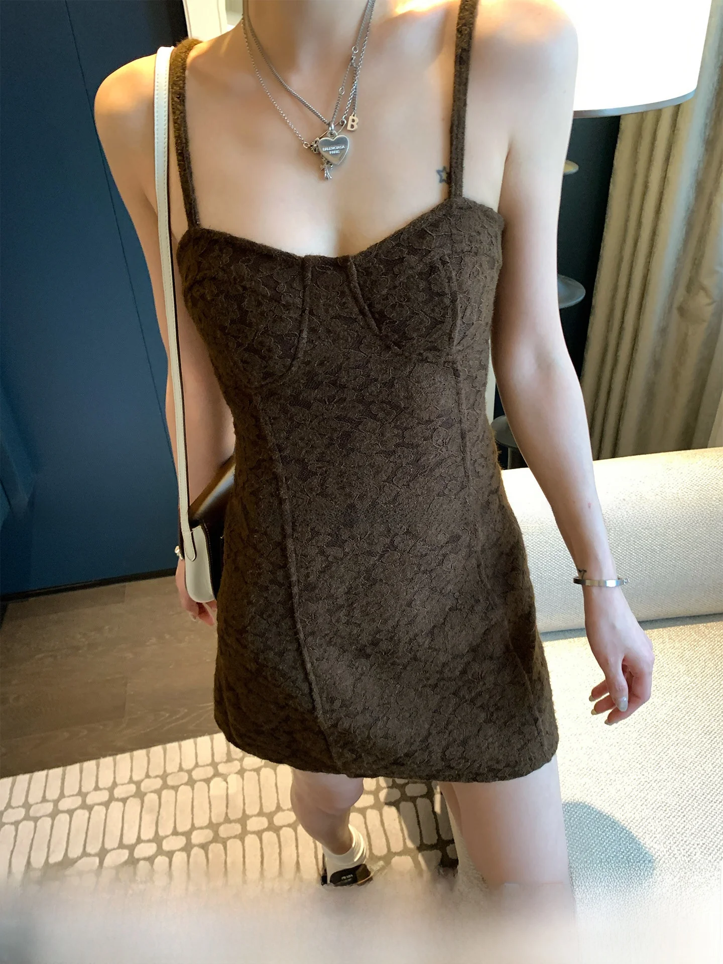 

GV Big Brother White Girl Lace Strap Dress with Chest Pad 3D Embroidery Spring New Style Versatile Skirt for Ladies Casual Wear