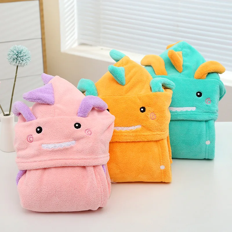 Wholesale new style little dinosaur wearable children\'s bath towel cute soft absorbent baby bath robe hooded cape