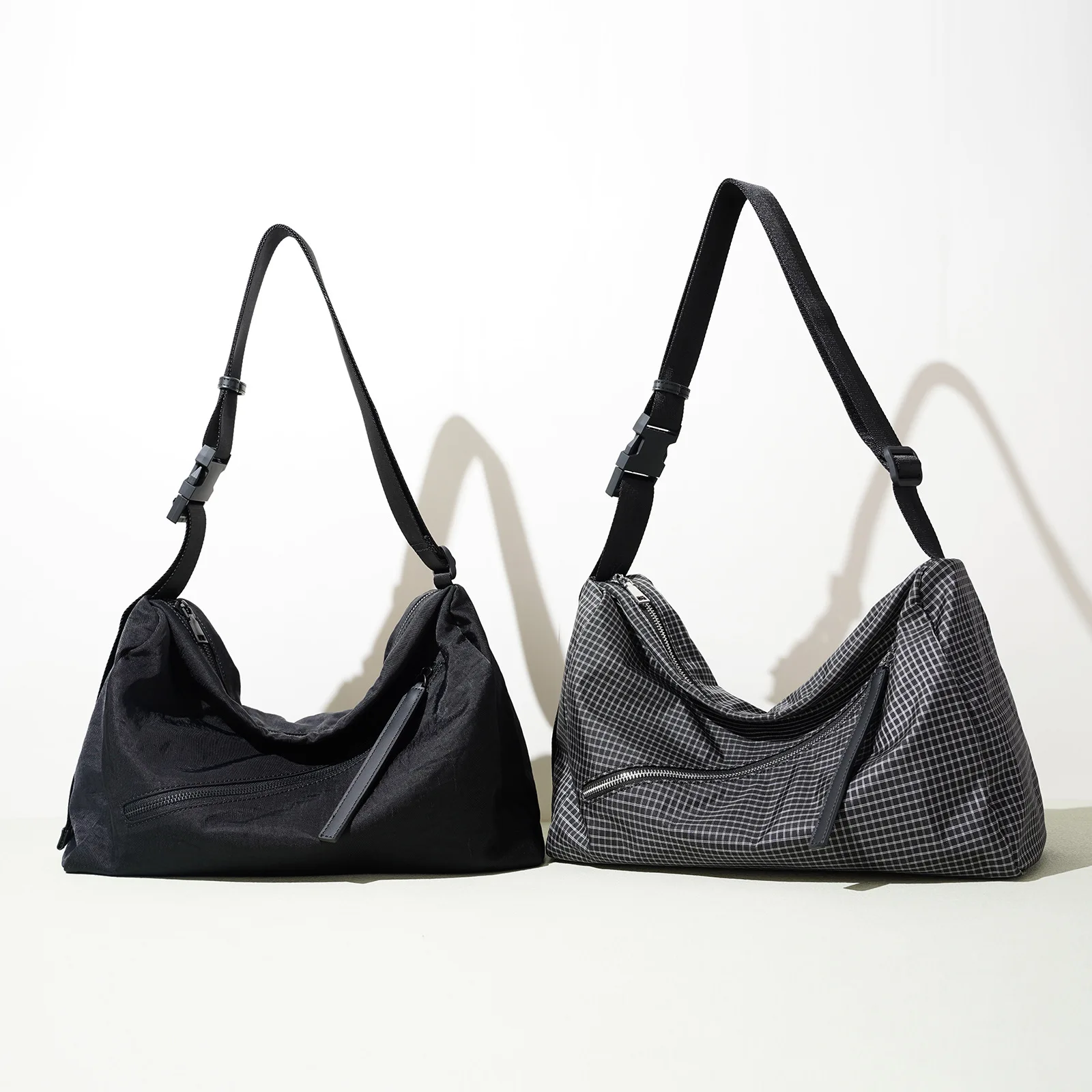 2026 Japanese-style Large-capacity Checked Lightweight and Simple Laid-back Casual Neutral Business Tote Designer Luxury Bag