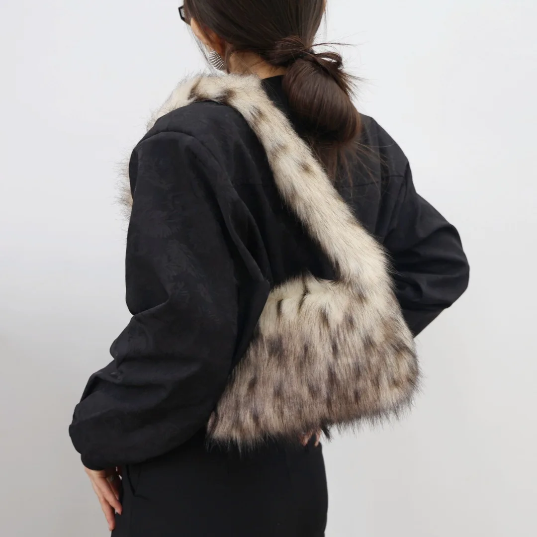 Y2K Trendige Plüsch-Unterarmtasche Damen Herbst-Winter Mode Einzelhandtasche Leopardenmuster-Tasche für Streetstyle – Detail 12