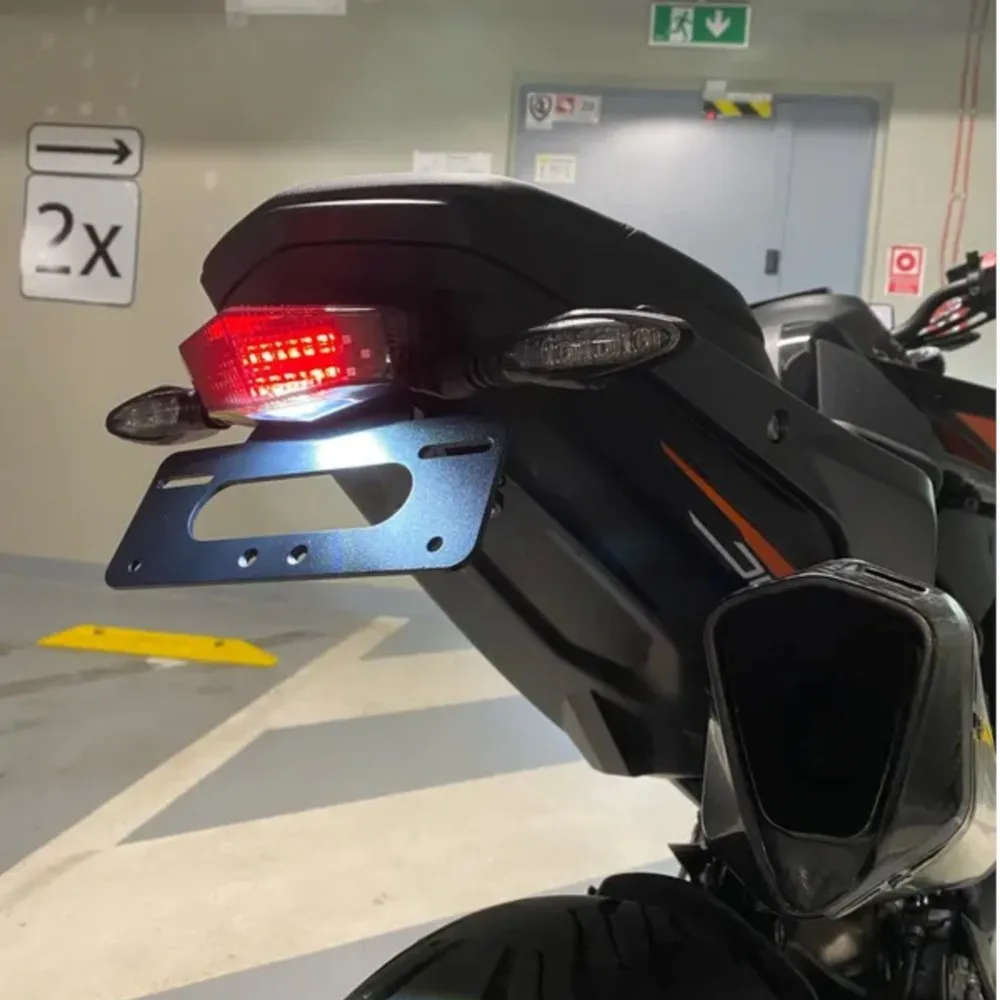 

For 790 Duke 890 Duke GP/R 890 Duke R 2018-2024 Motorcycle CNC License Plate Holder Bracket Rear Tail Tidy Fender Eliminator