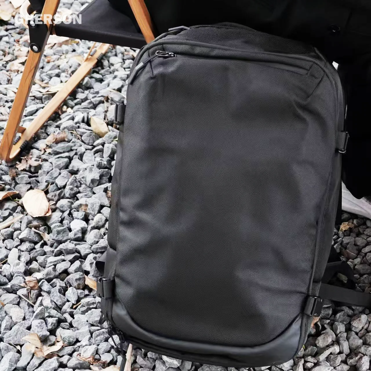 GHERSON 40L กันน้ํากระเป๋าเป้สะพายหลังธุรกิจกระเป๋าแล็ปท็อปสํานักงานกลางแจ้งน้ําหนักเบาเดินป่ากระเป๋าเป้สะพายหลังเดินทางความจุขนาดใหญ่