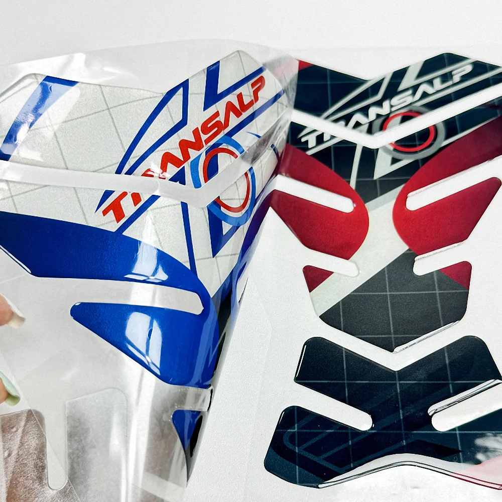 Рисунок 4 - Наклейка на бак для Honda Transalp