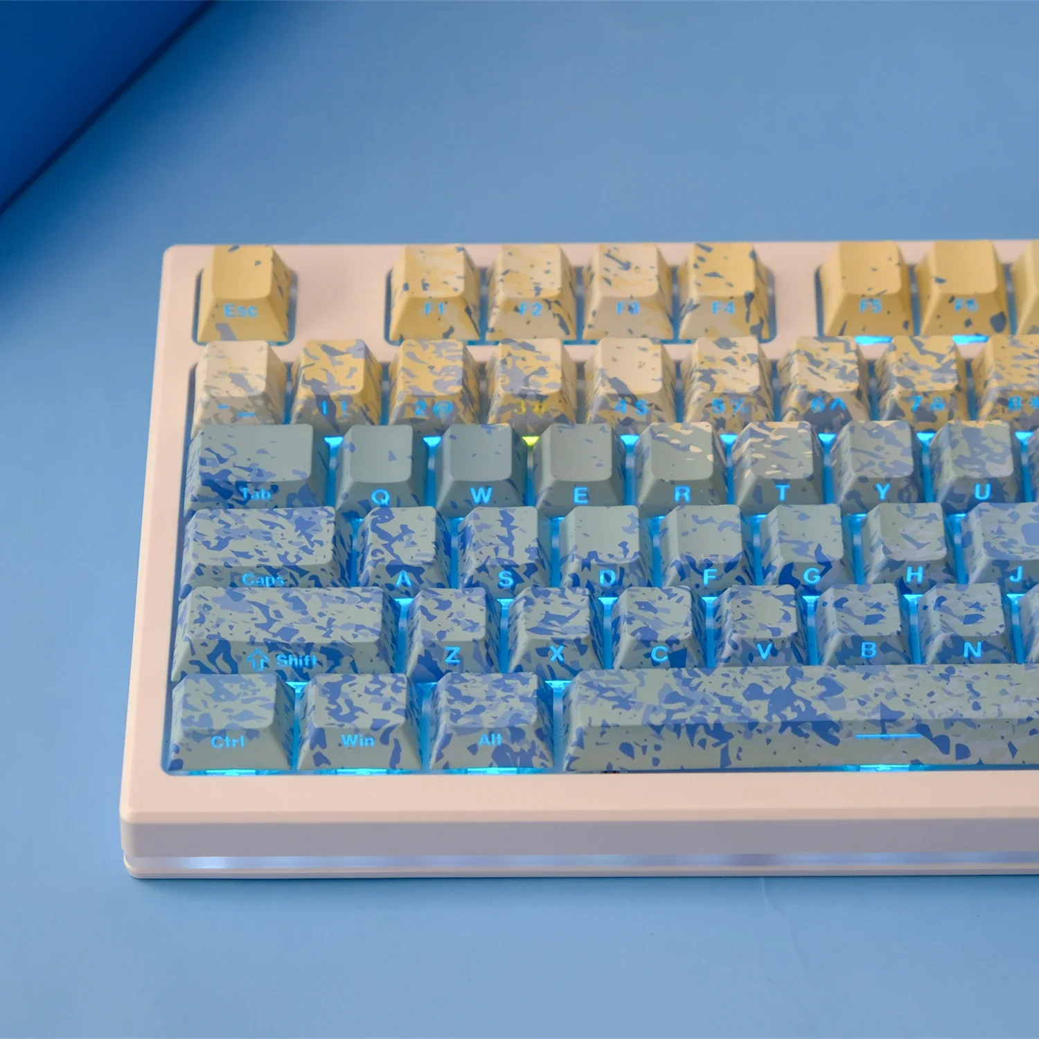 

Breeze Bay Side Engraved Transparent Keycap PBT Original Height, Heat Sublimation, Mechanical Keyboard Cap