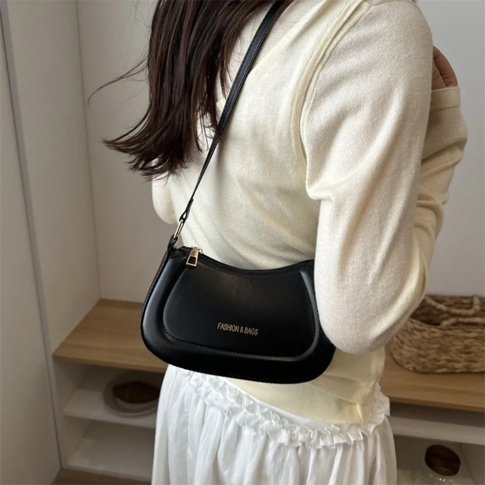 Casual PU Leather Shoulder Bag Large Capacity Moon-shaped Underarm Bag Solid Color Tote Handbag Women