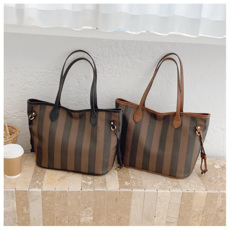 

Модная элегантная кожаная сумка-мессенджер большой емкости в винтажном стиле для женщин с минималистичным дизайном и лучшим логотипом