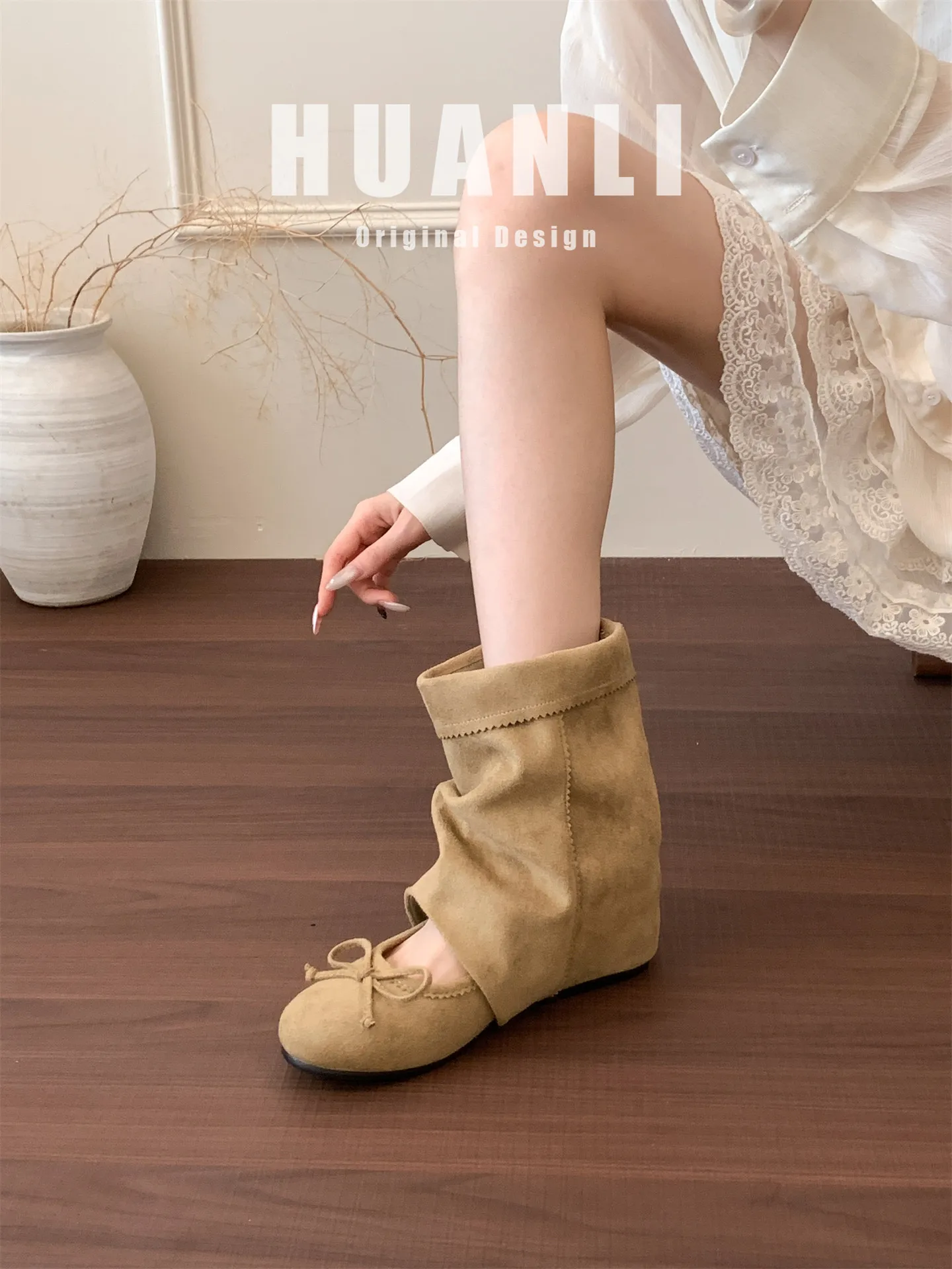 Damen Stiefeletten Versteckter Keilabsatz Wildleder Slouch Ankle Boots Schleife Cut Out Vintage Ballett Schuhe Runder Zeh Schlupfstiefel Retro Kurze Stiefel Weich Bequem Modisch Herbst – Detail 3