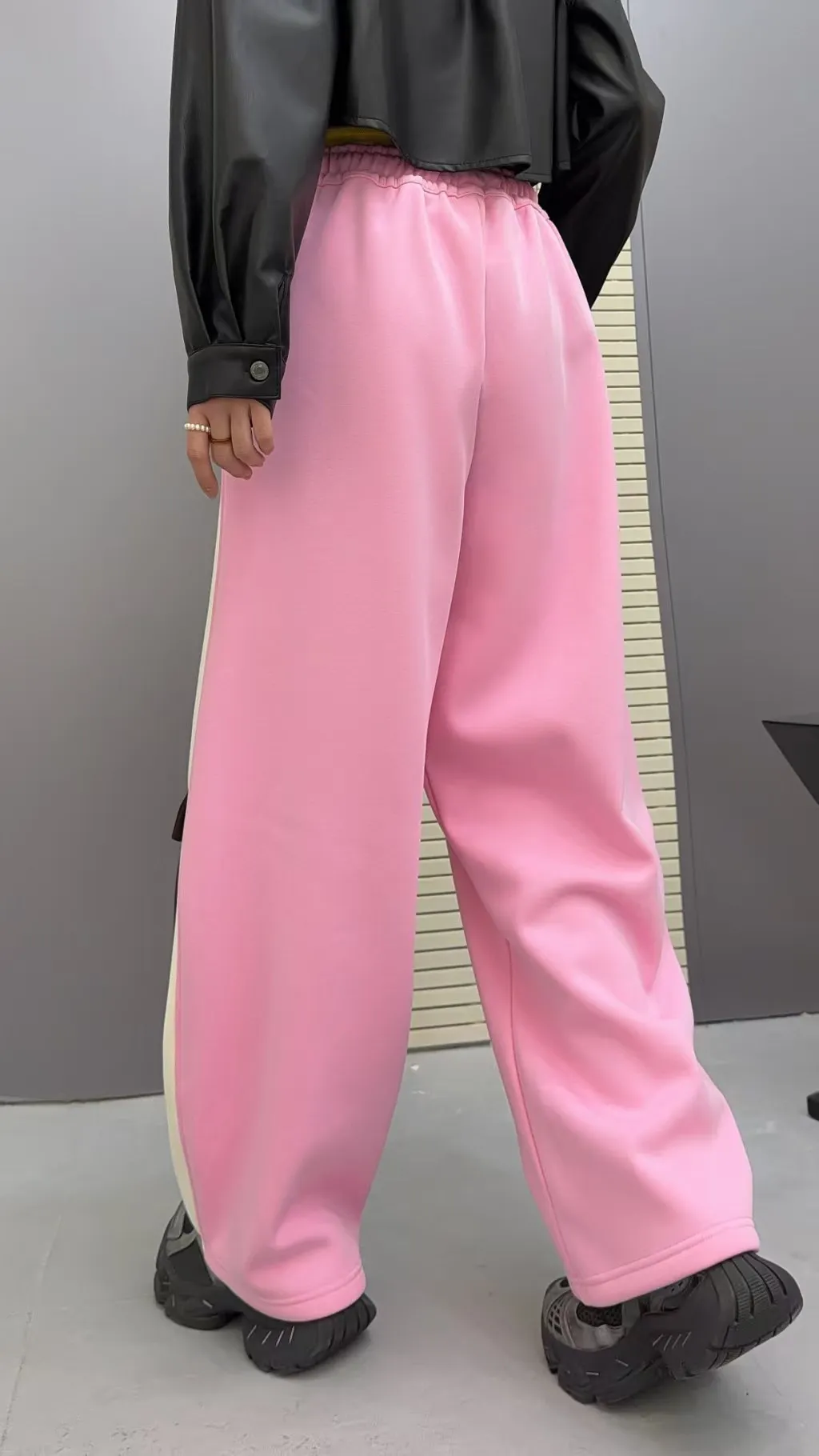 Novo inverno velo dos desenhos animados impressão retalhos calças de grandes dimensões mulher manter quente japonês coreano moda casual bolso calça streetwear