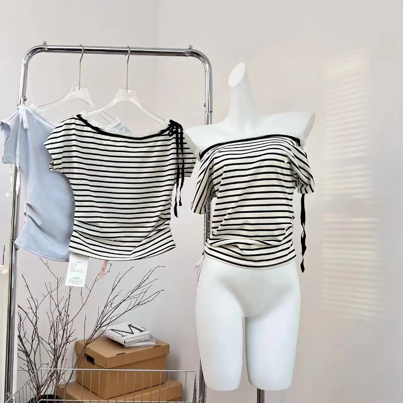 Bomon عادية الحلو الاتجاه الكورية مخطط المرأة تي شيرتات قصيرة الاكمام الصيف الدانتيل حافة القوس الشارع موضة واحدة الكتف Ins #2