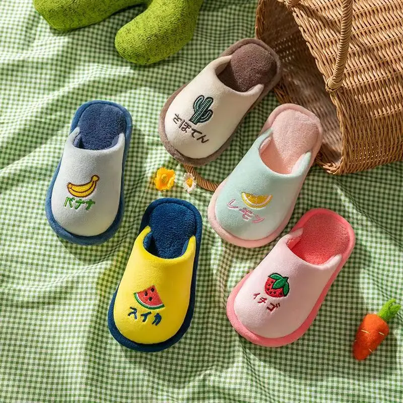 Pantofole per bambini con ricamo Dolphin autunno inverno cotone pantofole soffici spesse calde Comfort antiscivolo scarpe pelose da interno per la casa