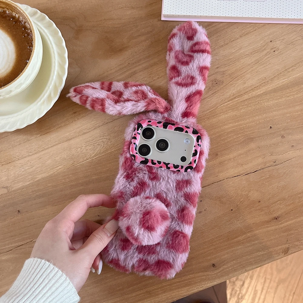 Niedliche Häschen-stoßfeste Abdeckung für iPhone 13, 14, 15 Plus, 16, 17 Pro Max, lustige 3D-Winter-warme künstliche Kaninchenfell-weiche Handyhülle – Detail 7