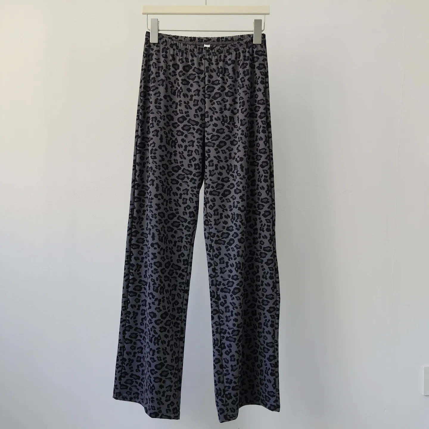 Lockere und schlanke Yogahosen für Damen, hochtaillierte Sporthosen, schmale Fitness-Leggings, gerade geschnittene Laufhosen, Trainingshosen mit Kordelzug, Freizeitmode. – Detail 6
