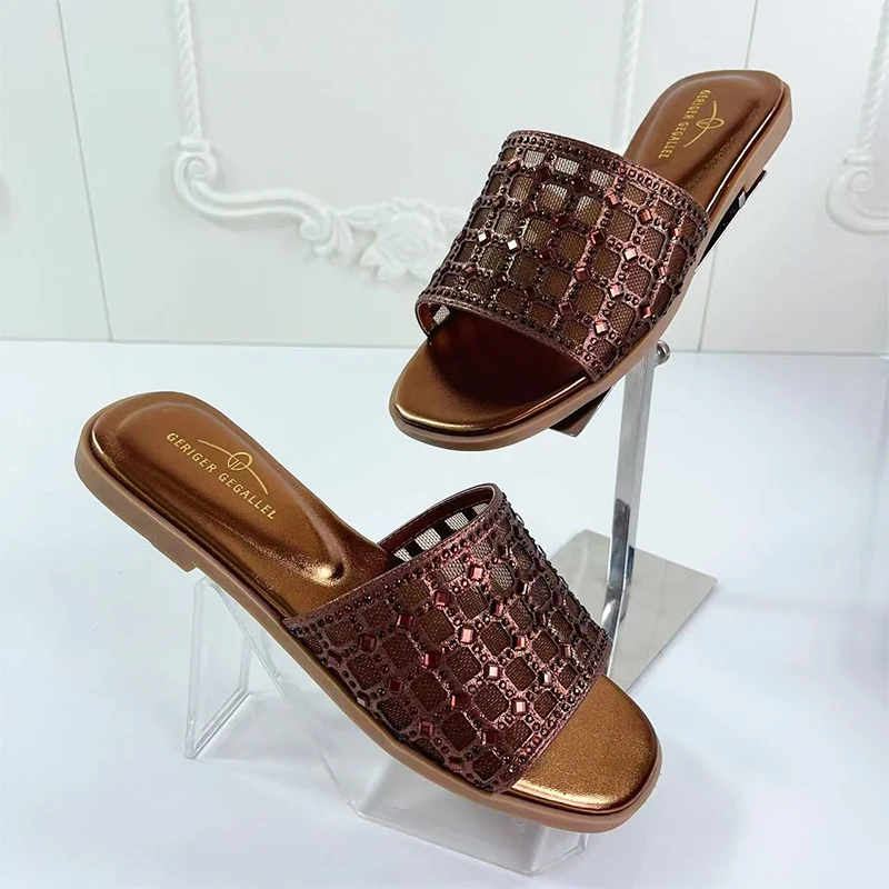 

2024 New Fashion Luxury Top Italian Designers Party Bright Diamond Uppers Nigeria Grid Shoes Summer Party Fallow Women's Slipper