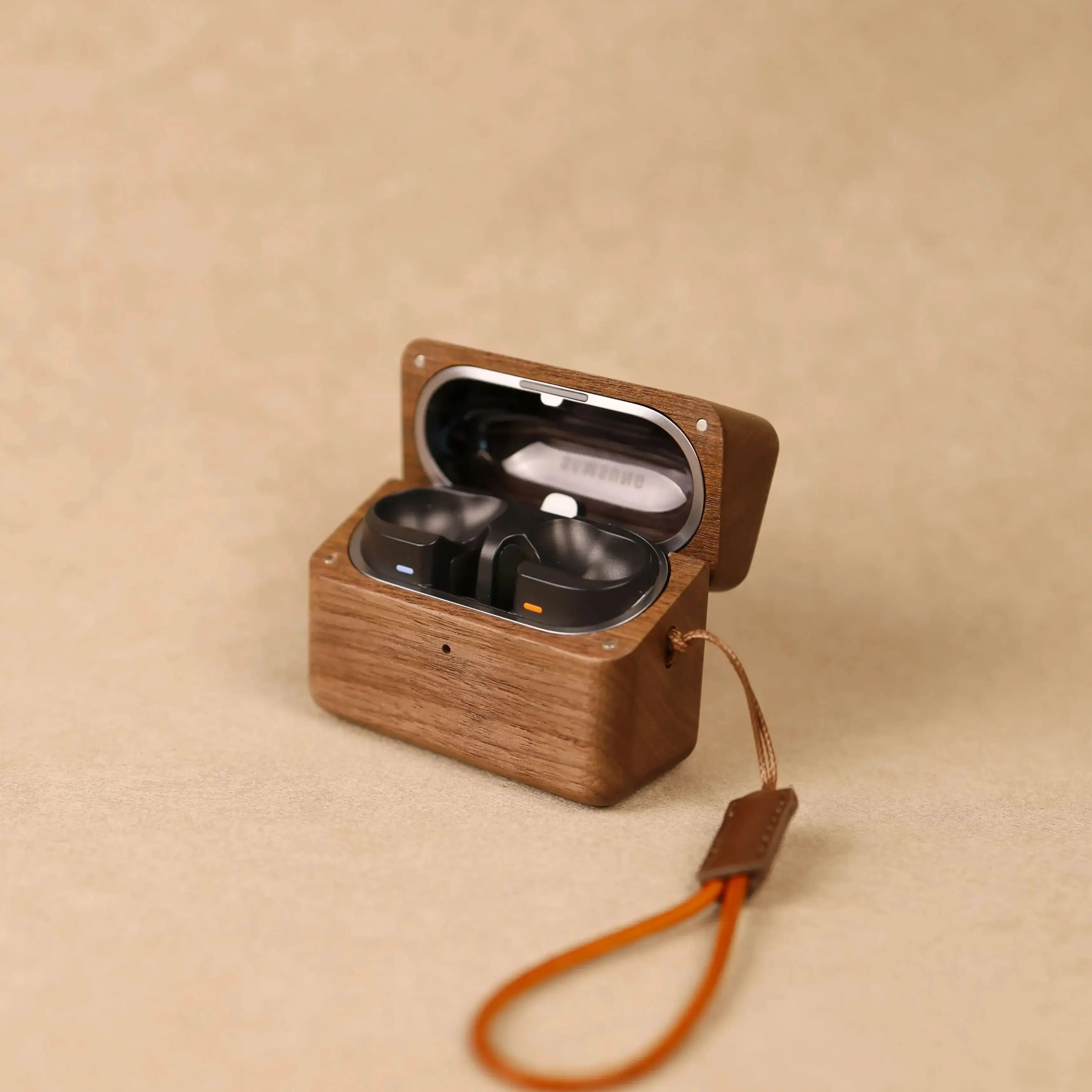 

Handcrafted Walnut Wood Case for Samsung Galaxy Buds 3 / Buds 3 Pro – Natural Wooden Protective Cover