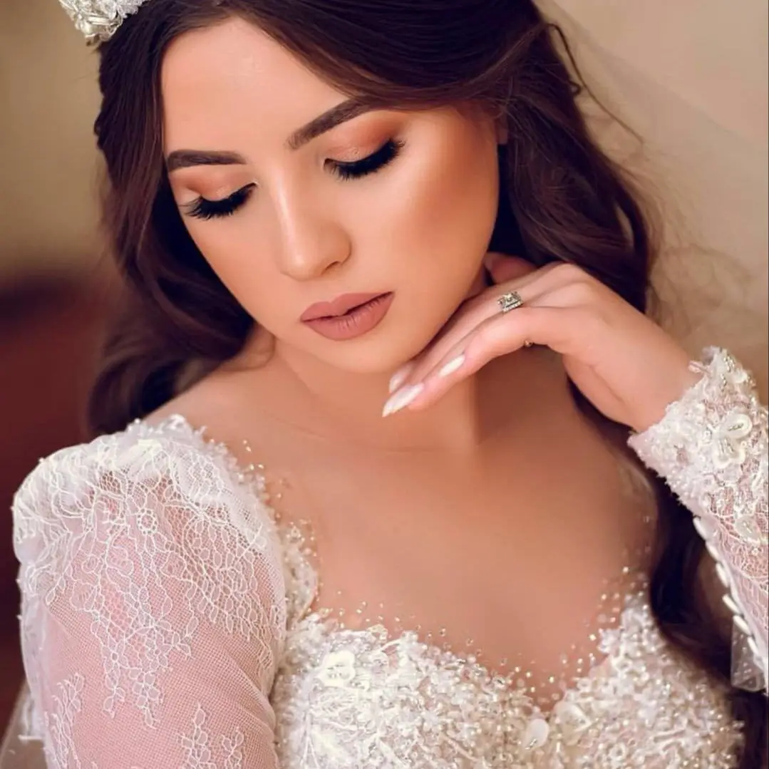 2023 Romantic Luxury Beading Sweetheart Neck A-Line Wedding Dresses Elegant Lace Long Sleeve Court Train Princess Bridal Gown