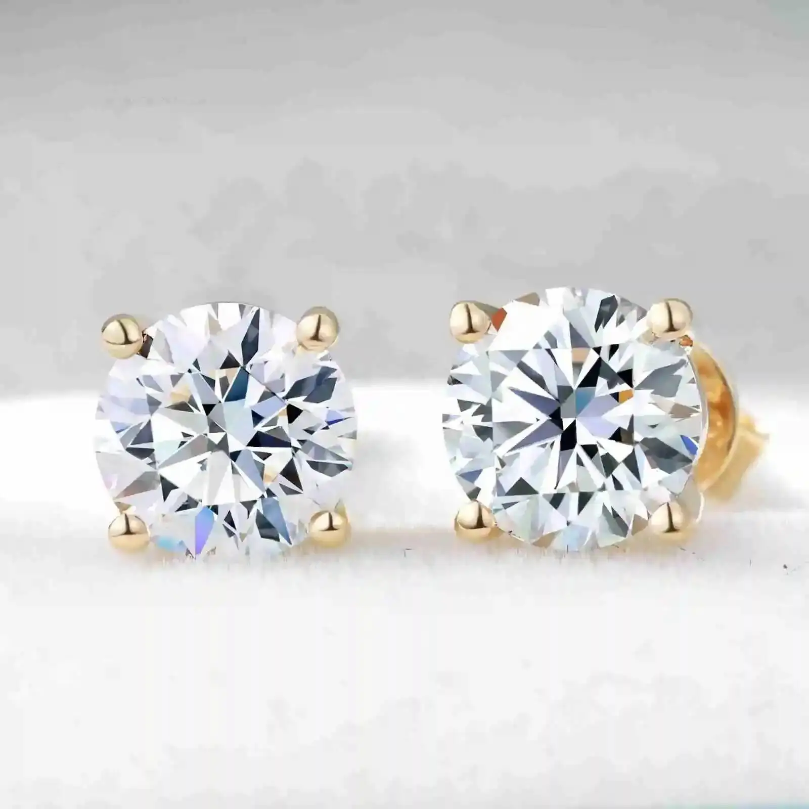 

USA Warehouse Wholesale Jewelry Classic 18K Gold Plated 925 Sterling Silver VVS Moissanite Diamond Stud Earrings Men Women