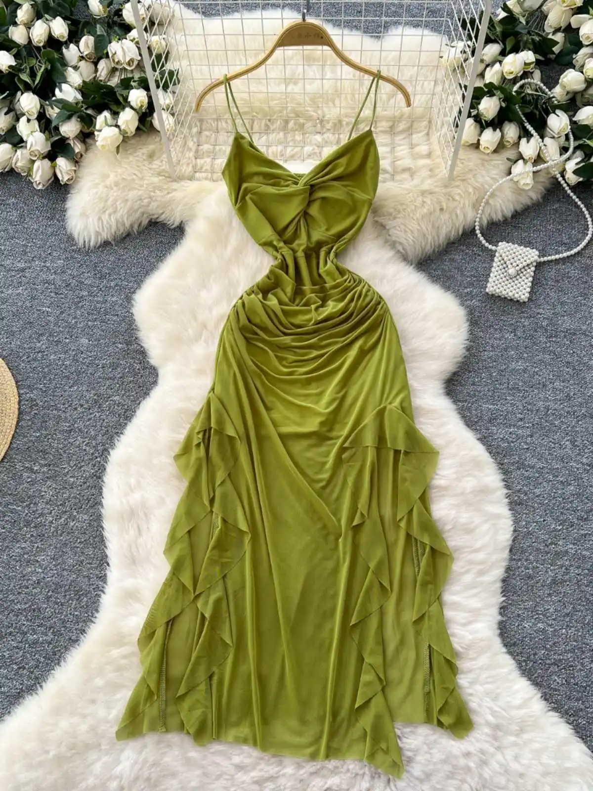 

Женское плиссированное платье-комбинация нестандартной формы, новинка лета 202, однотонные узкие длинные платья на тонких бретельках, женские платья с разрезом