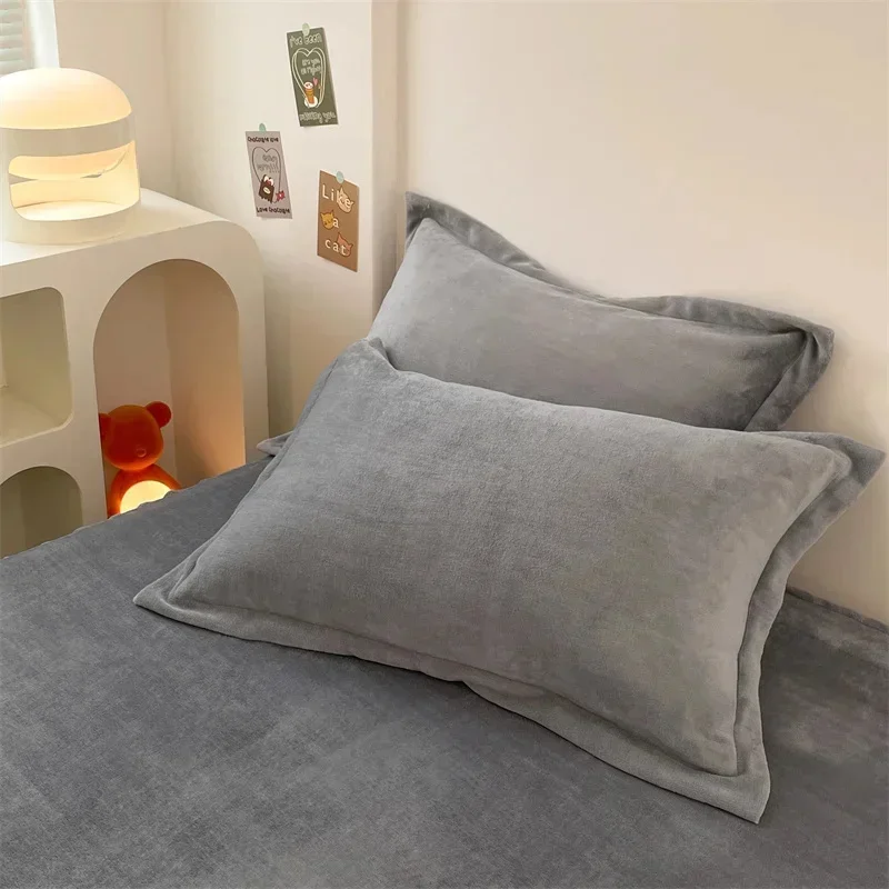 2pcs/pack Velvet Pillowcase Winter Warm Polyester Envelope Pillow Case Skin-friendly Sleeping Pillow Cover 48x74cm