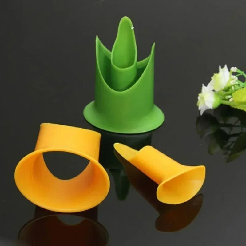 2Pcs‑Set Pepper Corer Seed‑Remover Tool Creative Fruit Cutter For Household Kitchen Vegetable Coring Random‑Color Accessory