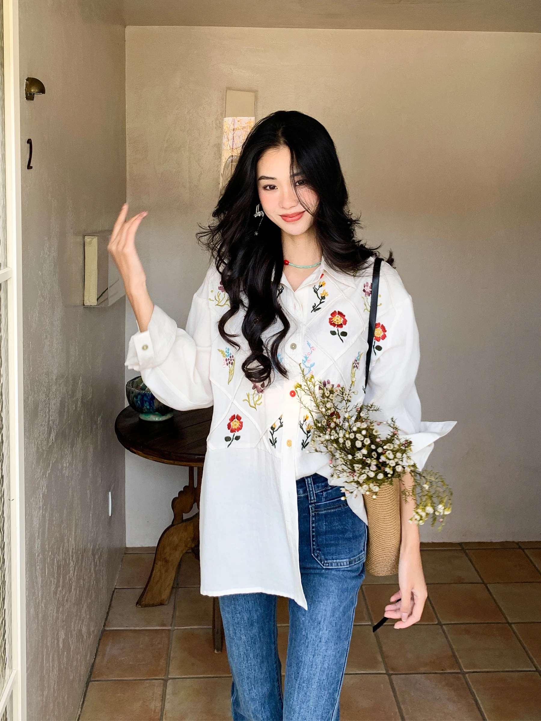 

Женская винтажная креативная рубашка LAZYZ с вышивкой и цветочным узором, весна 2026, новая модная свободная блузка с длинным рукавом из смесового хлопка