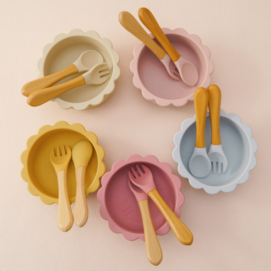 

BPA Free Silicone Cartoon Dishes Sucker Bowl For Baby 3Pcs/1Set Silicone Baby Feeding Plate Waterproof Spoon Fork Baby Stuff