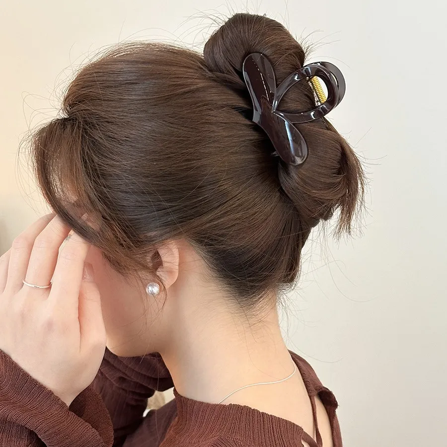 

Premium Acetate Heart Shark Hair Claw Clip Simple Elegant Back Head Updo Pin for Women Daily Use Nude